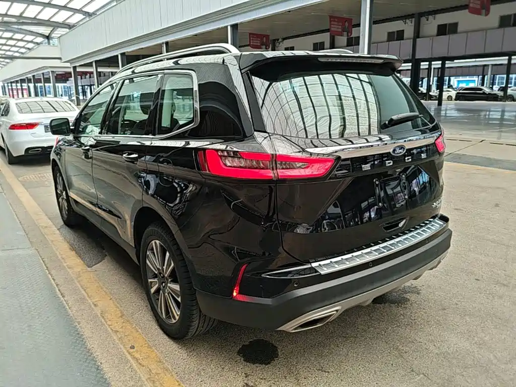 Ford Edge — фото 5