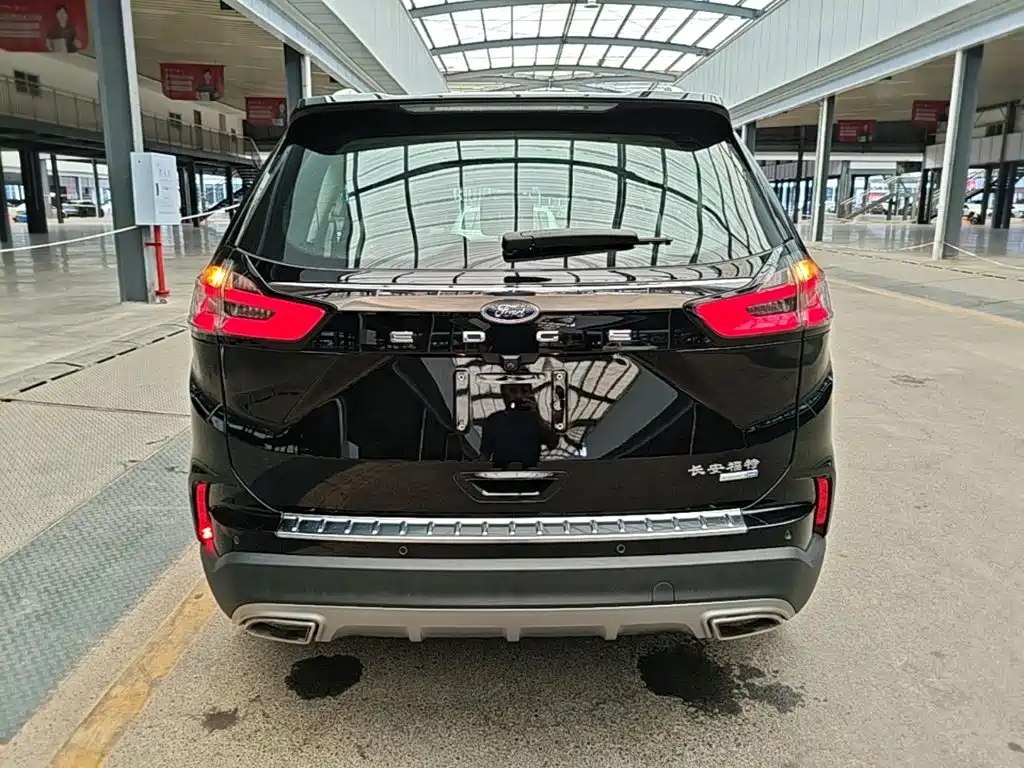 Ford Edge — фото 6