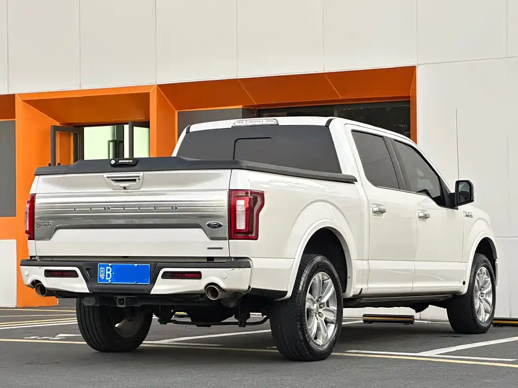 Ford F-150 Raptor — фото 11