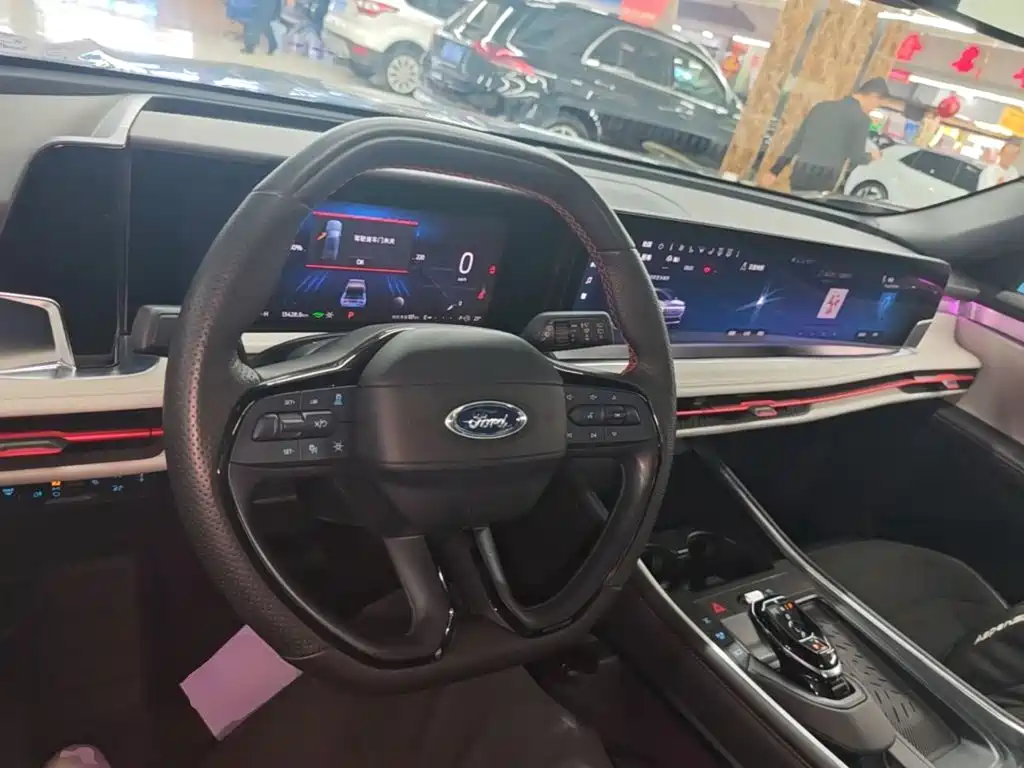 Ford Edge — фото 10