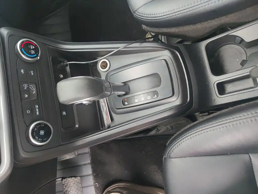 Ford Ecosport — фото 13