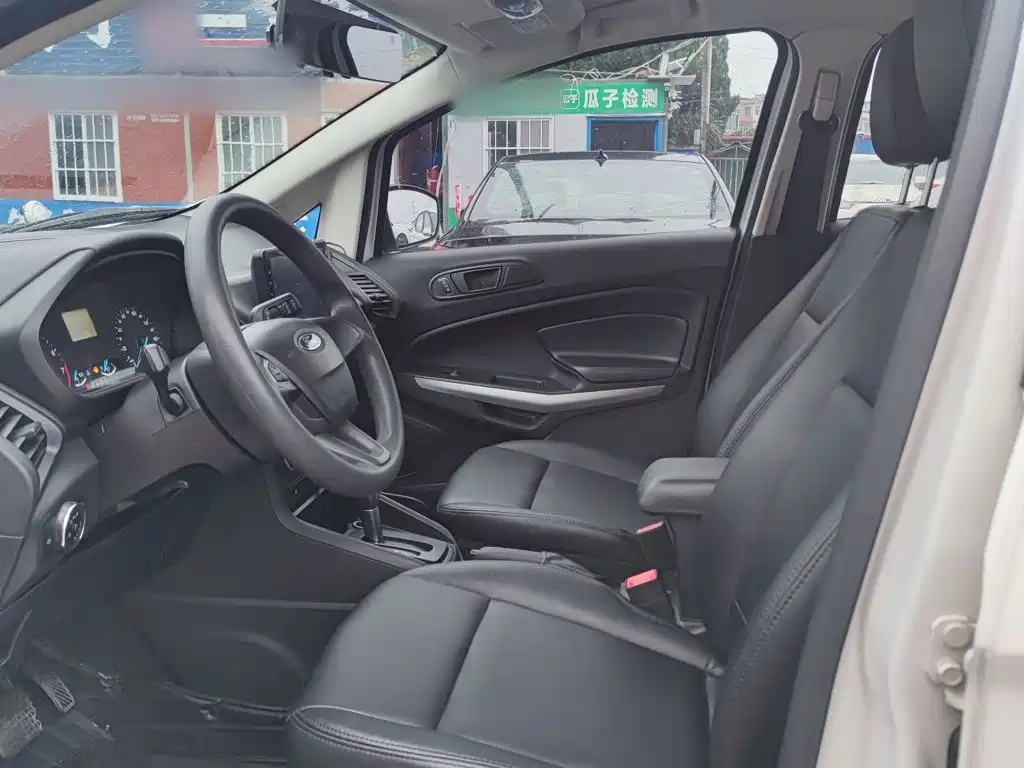 Ford Ecosport — фото 21