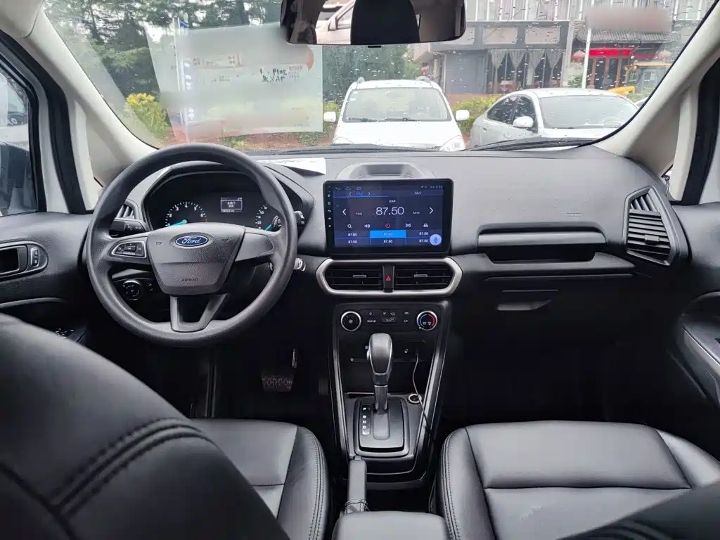 Ford Ecosport — фото 24