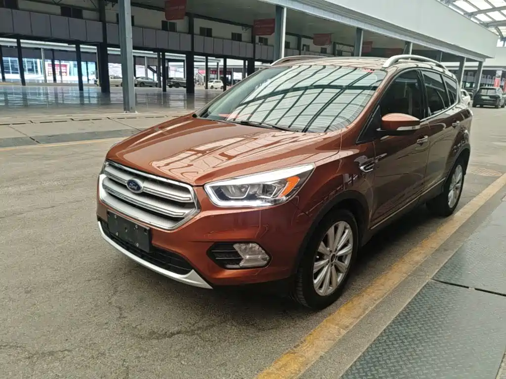Ford Kuga — фото 2