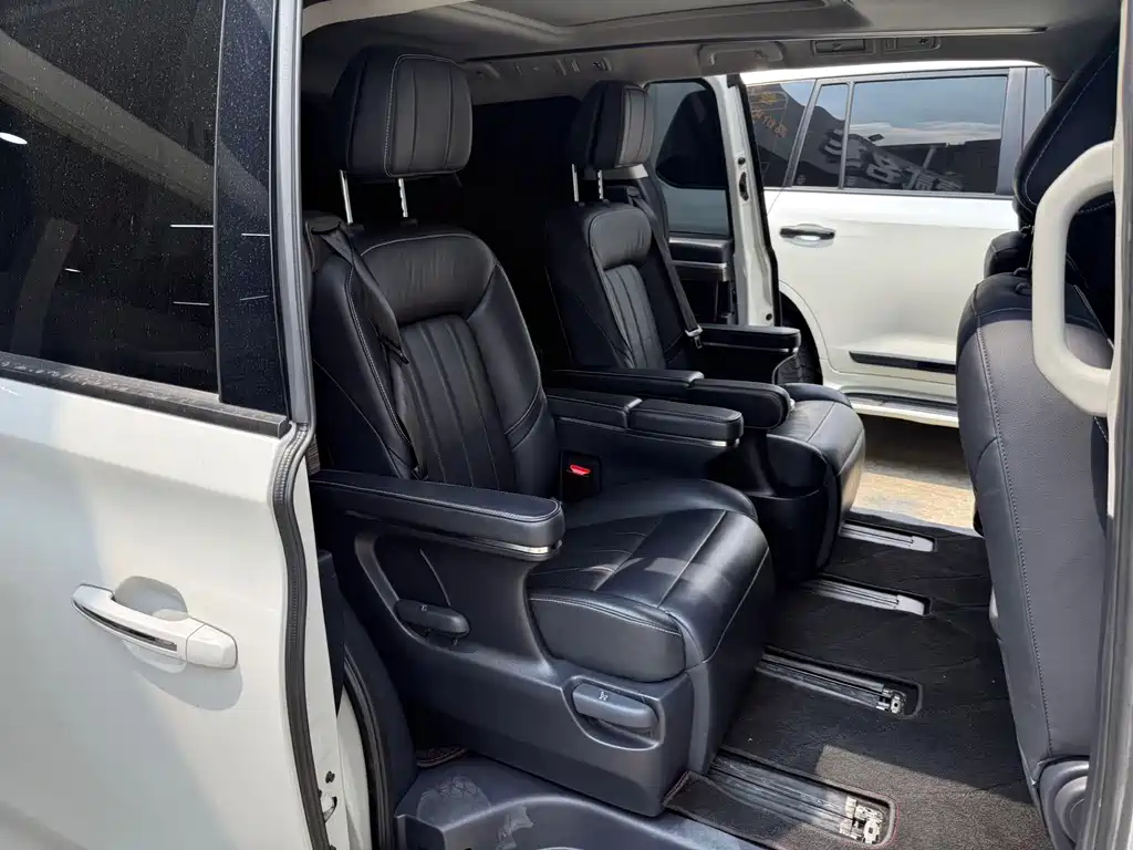 GAC Motor Trumpchi M8 — фото 10
