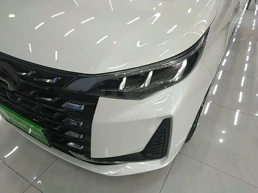 GAC Motor Trumpchi M6 — фото 24