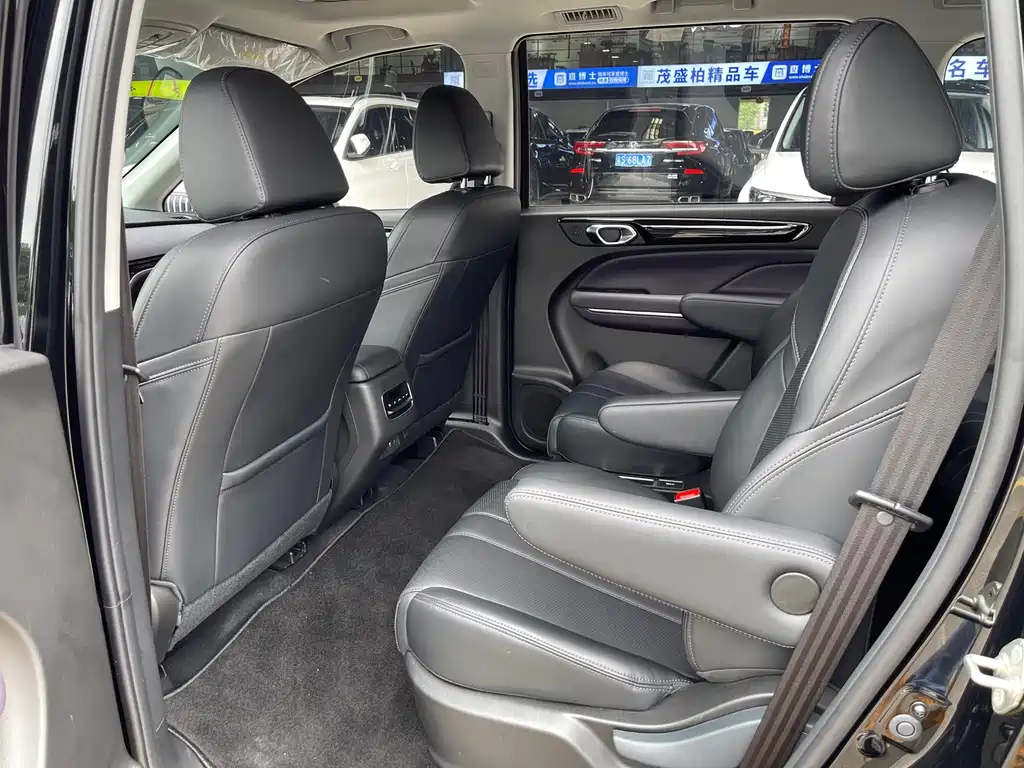 GAC Motor Trumpchi M6 — фото 13