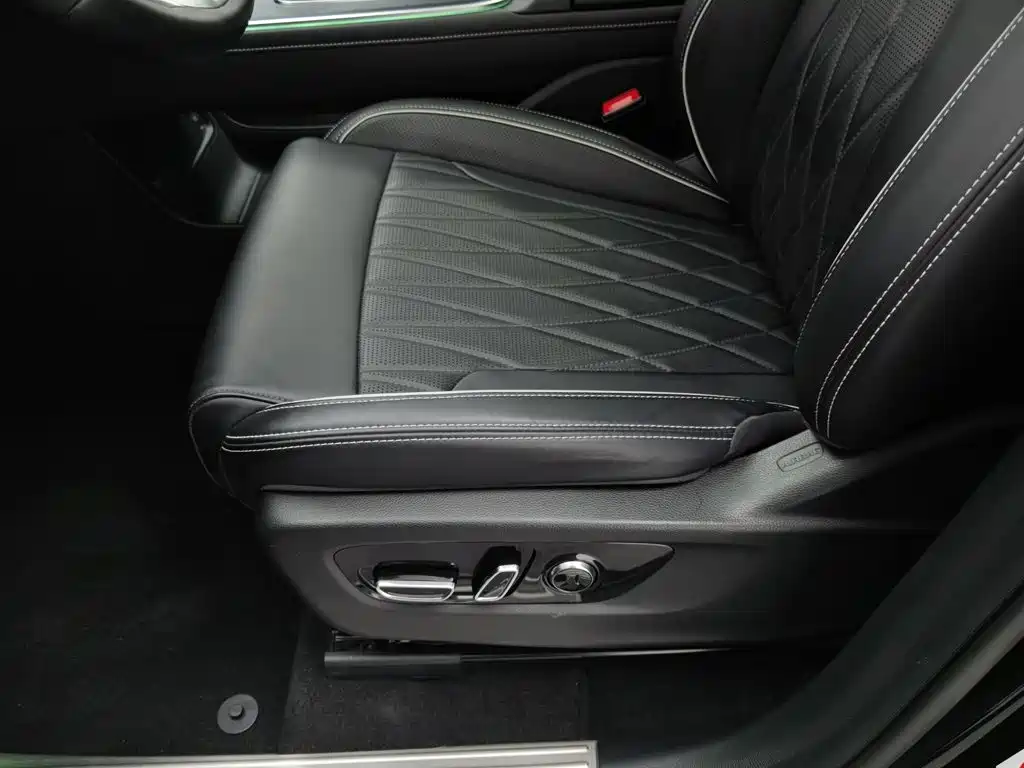 GAC Motor Trumpchi GS8 — фото 20