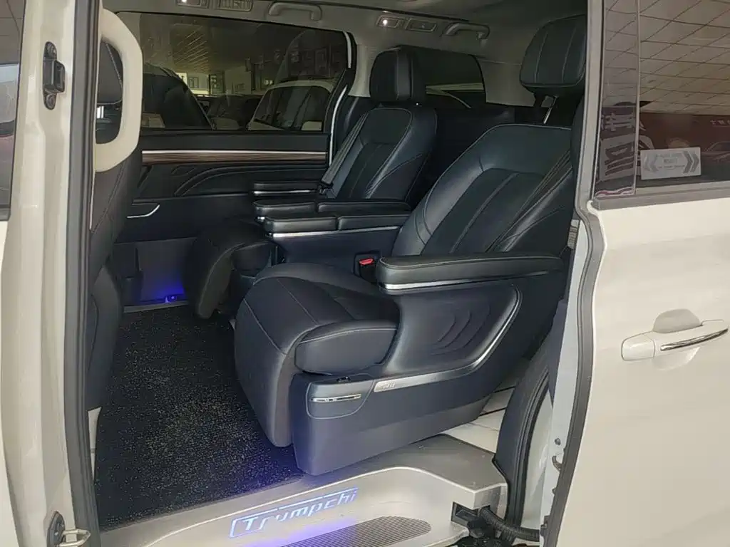 GAC Motor Trumpchi M8 — фото 17