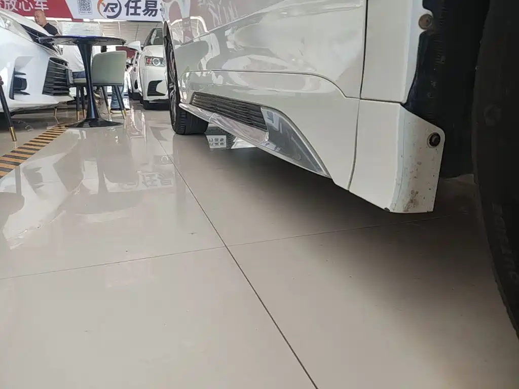 GAC Motor Trumpchi M8 — фото 21