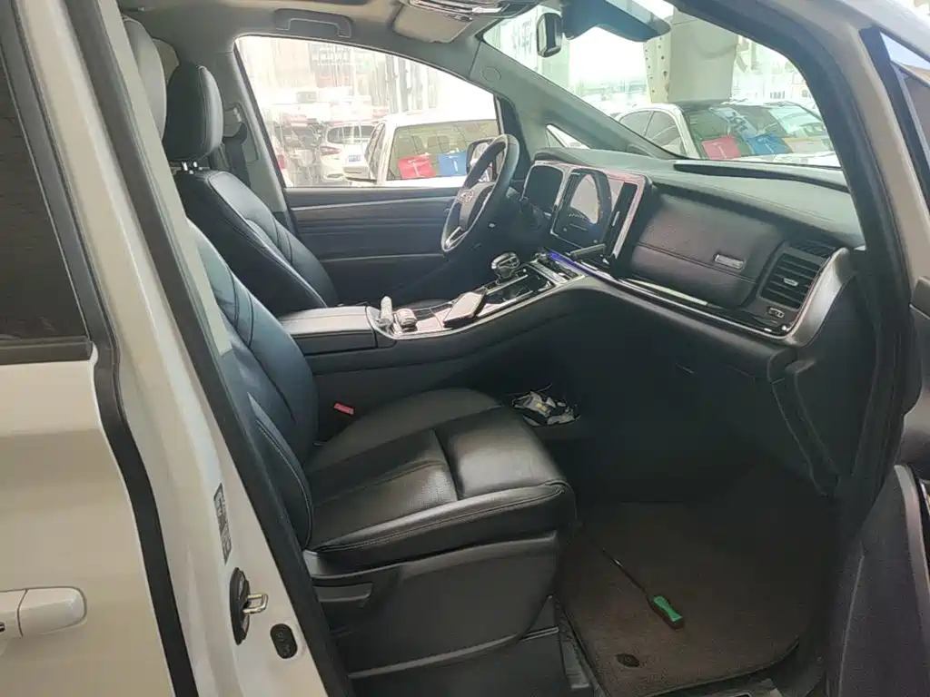 GAC Motor Trumpchi M8 — фото 25