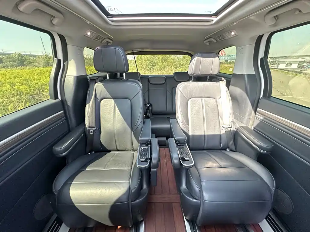 GAC Motor Trumpchi M8 — фото 11