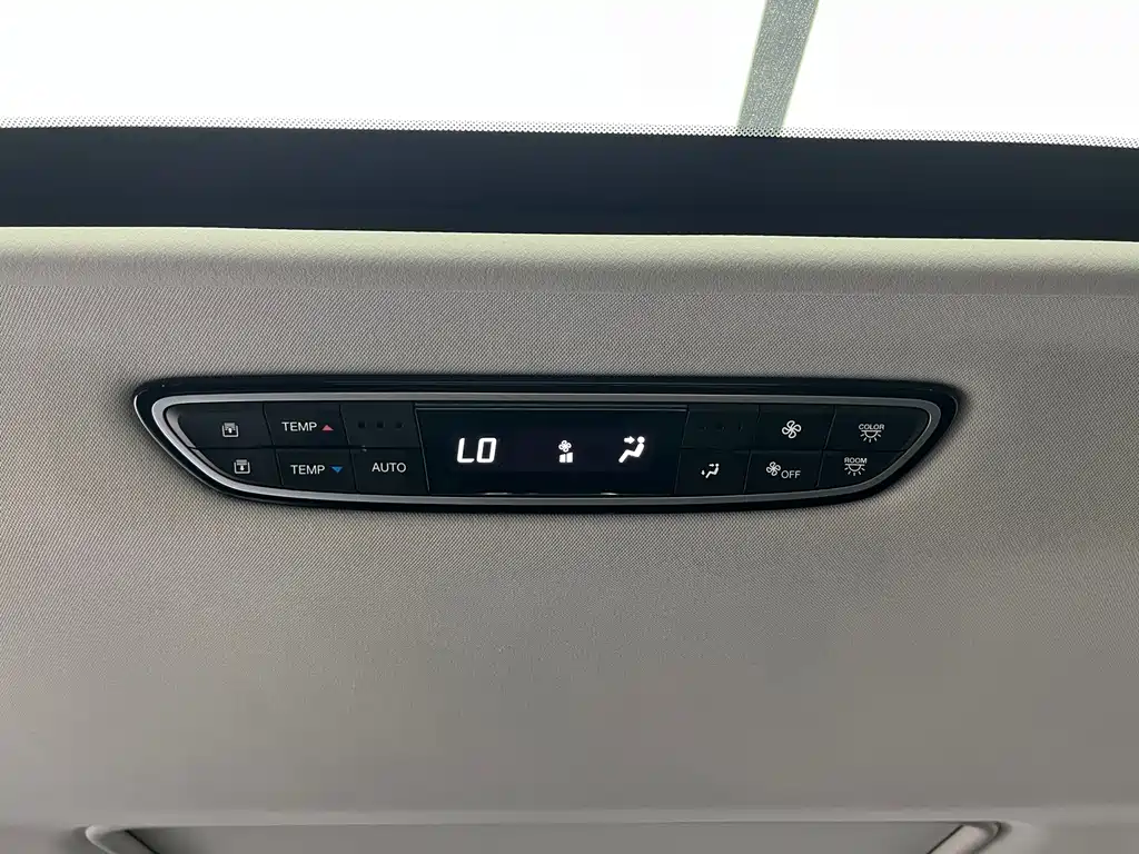GAC Motor Trumpchi M8 — фото 19