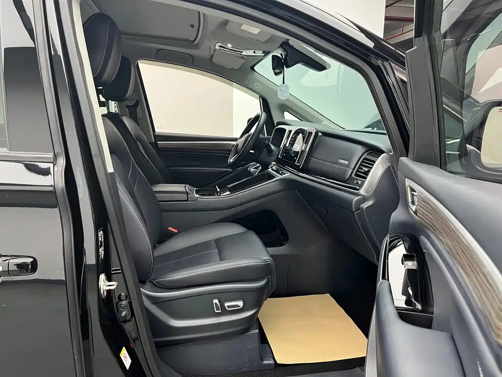 GAC Motor Trumpchi M8 — фото 22