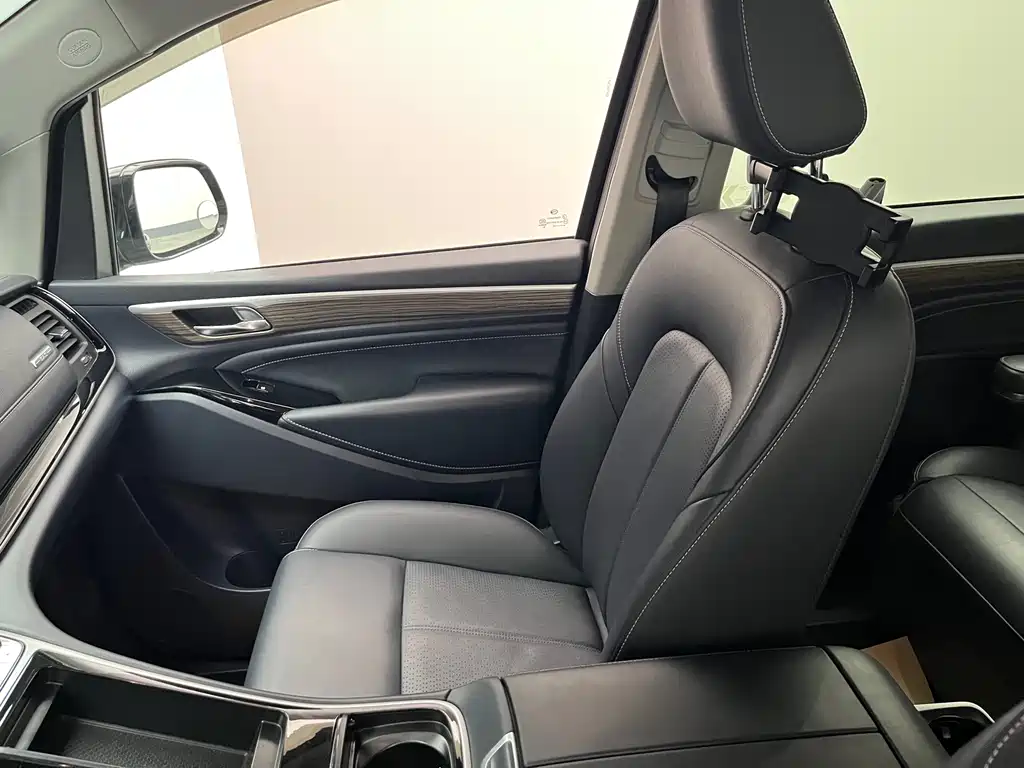 GAC Motor Trumpchi M8 — фото 9