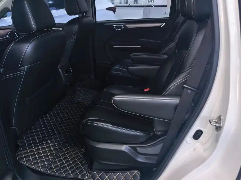 GAC Motor Trumpchi M6 — фото 11
