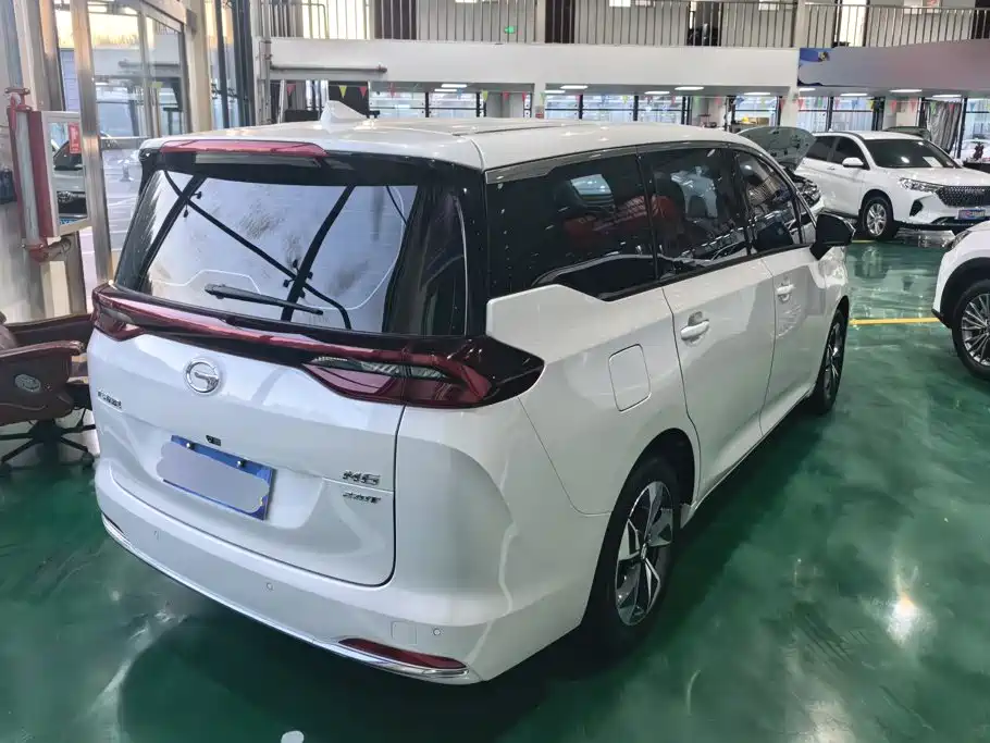 GAC Motor Trumpchi M6 — фото 3