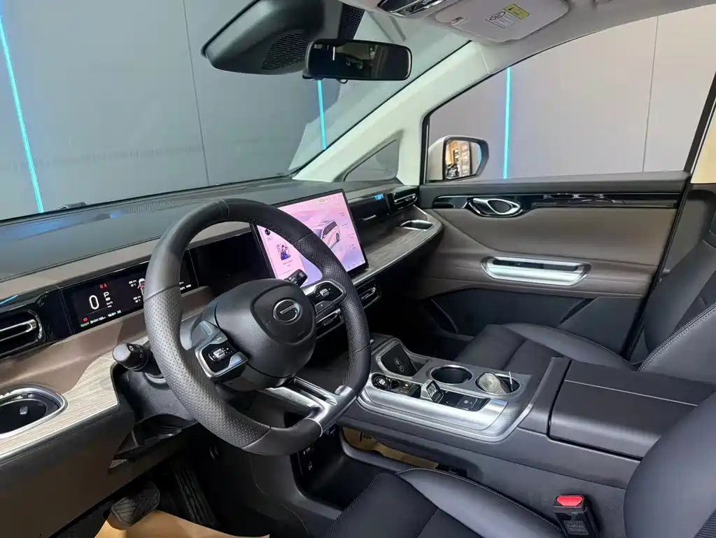 GAC Motor Trumpchi E8 — фото 11