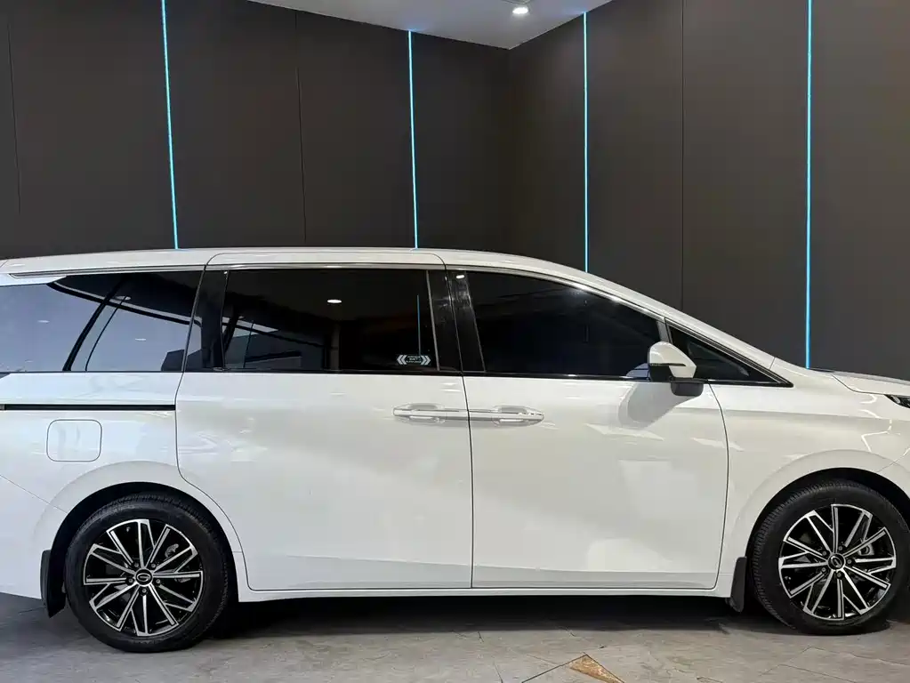 GAC Motor Trumpchi E8 — фото 4