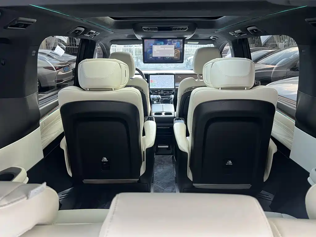 GAC Motor Trumpchi M8 — фото 29