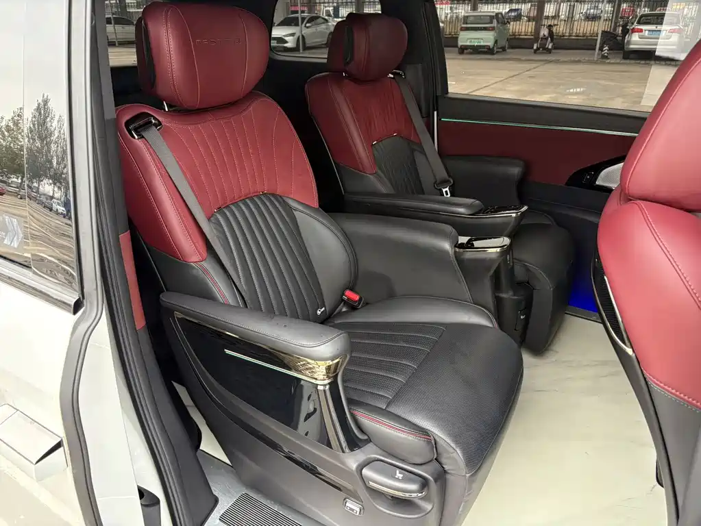 GAC Motor Trumpchi M8 — фото 17