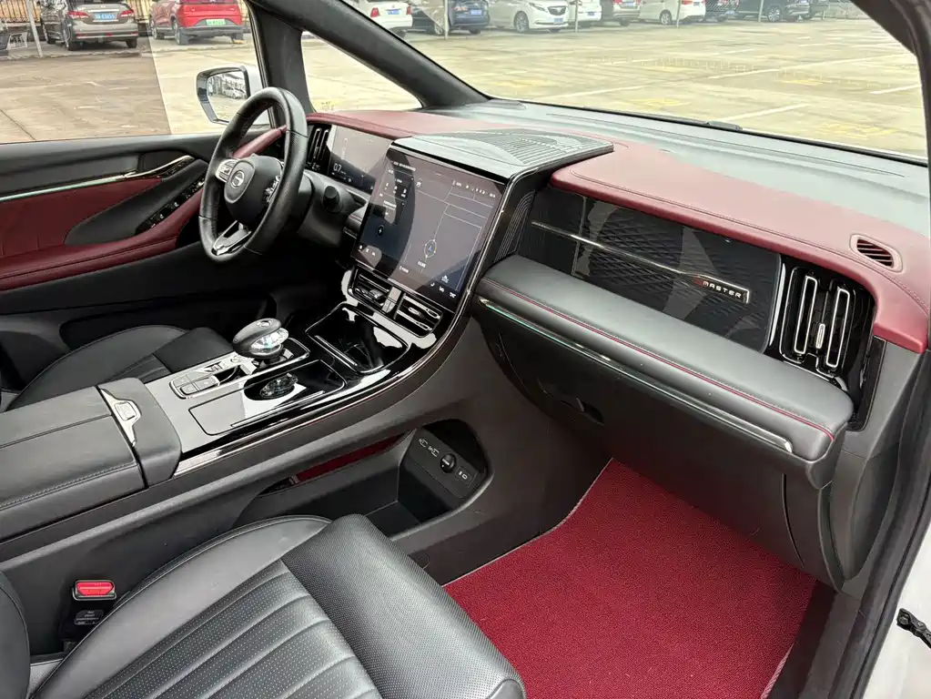 GAC Motor Trumpchi M8 — фото 18