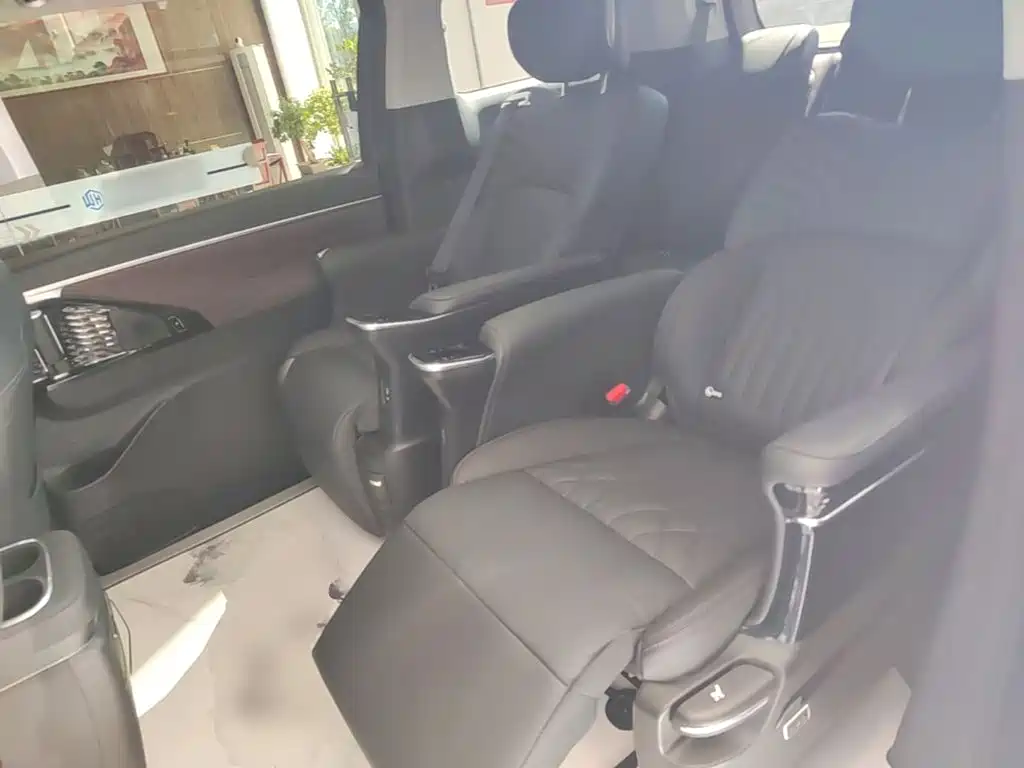 GAC Motor Trumpchi M8 — фото 17