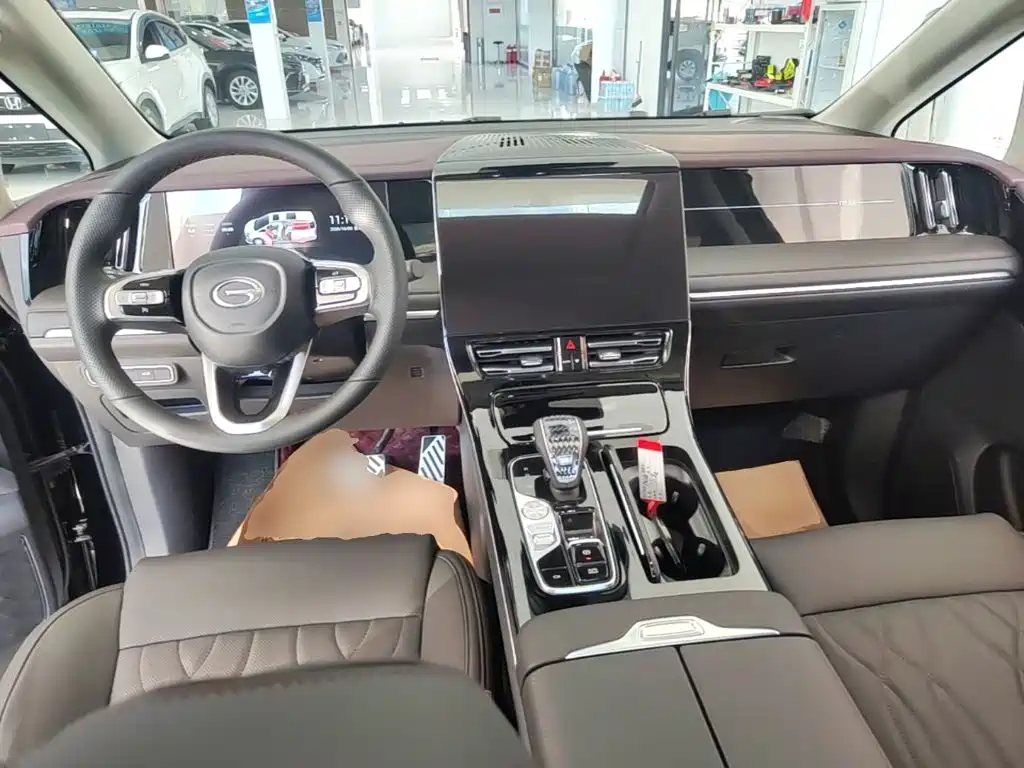 GAC Motor Trumpchi M8 — фото 10