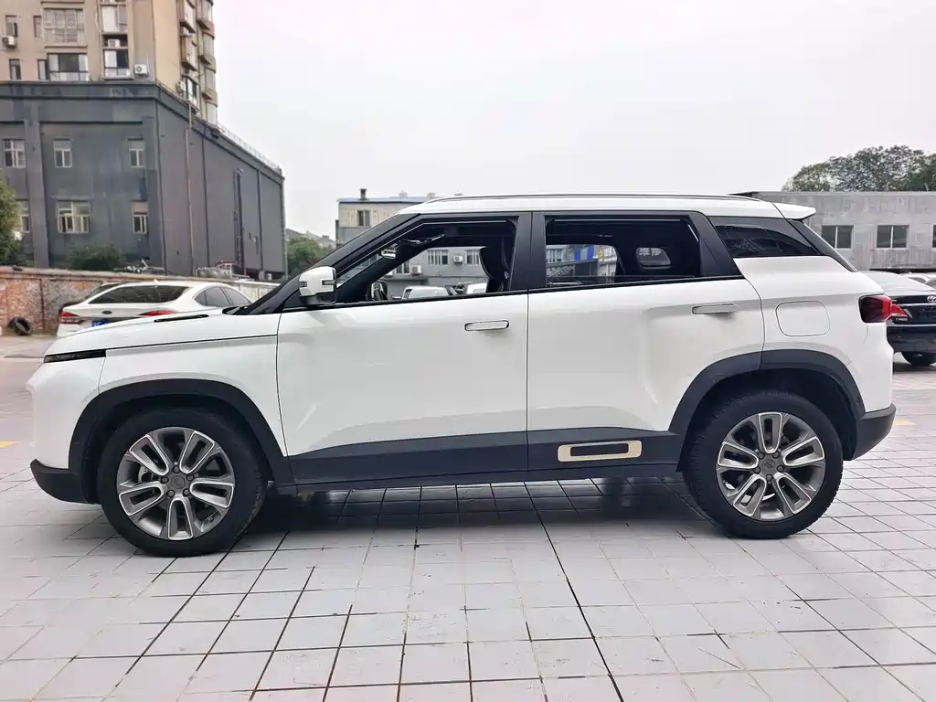 Geely Icon — фото 4