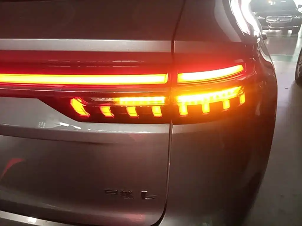 Geely Xingyue L — фото 8