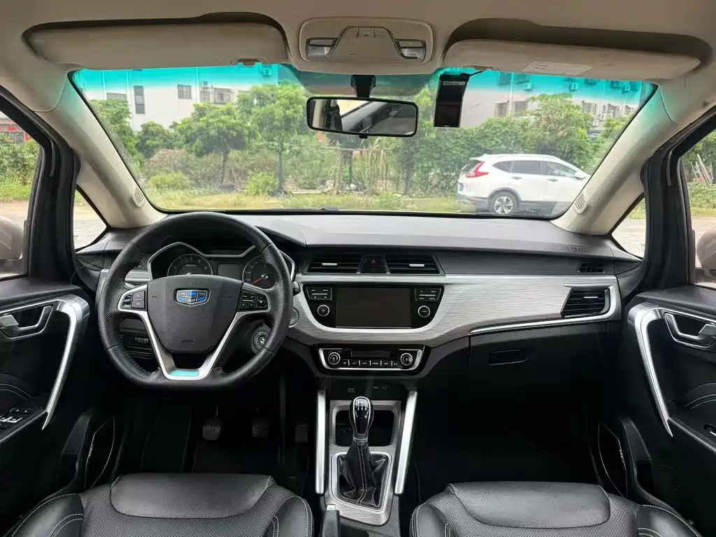 Geely Vision X3 — фото 7