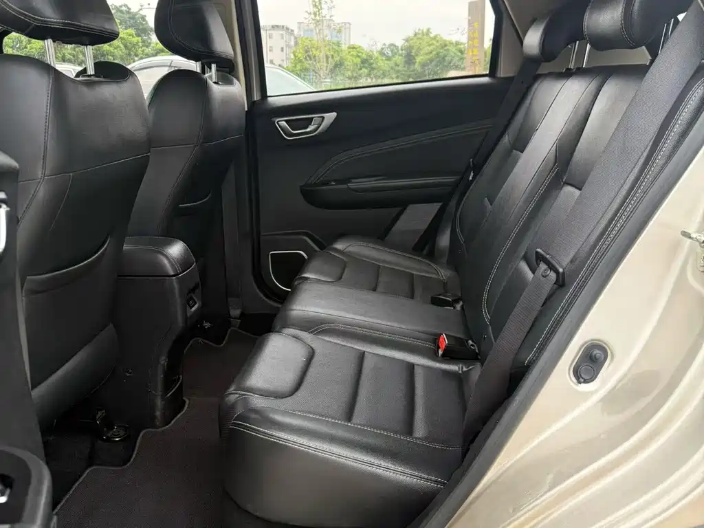 Geely Vision X3 — фото 9