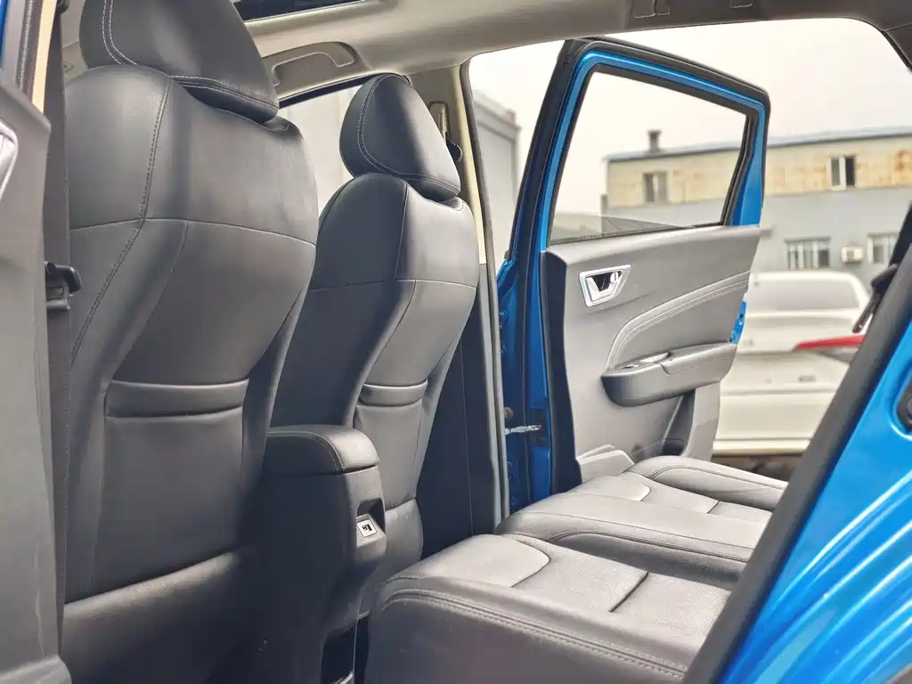 Geely Vision X3 — фото 14