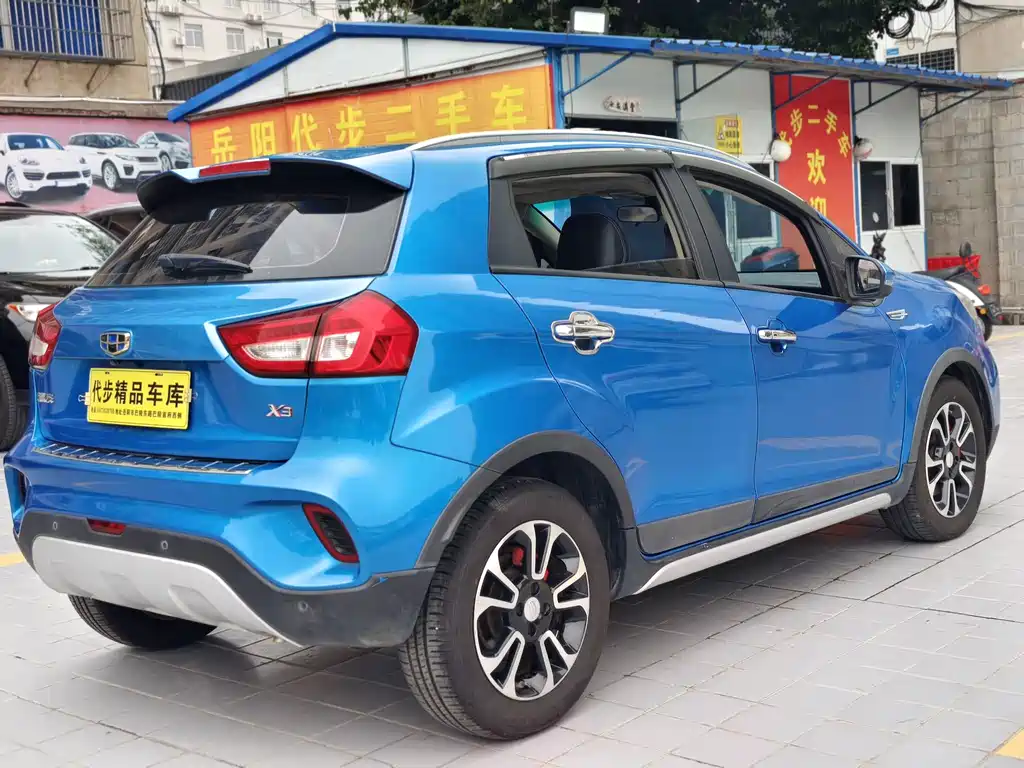Geely Vision X3 — фото 16