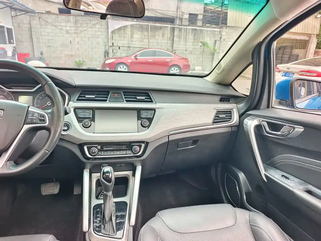 Geely Vision X3 — фото 8