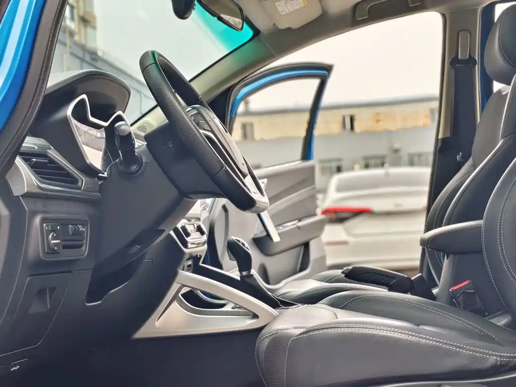 Geely Vision X3 — фото 9