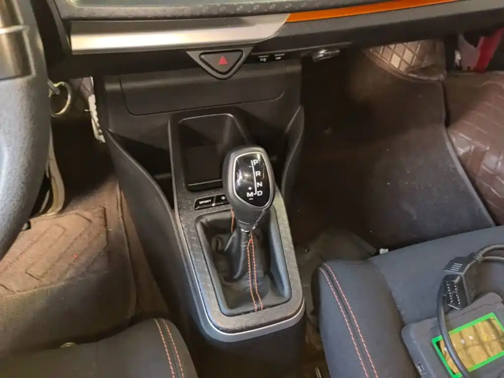 Geely Vision X1 — фото 14