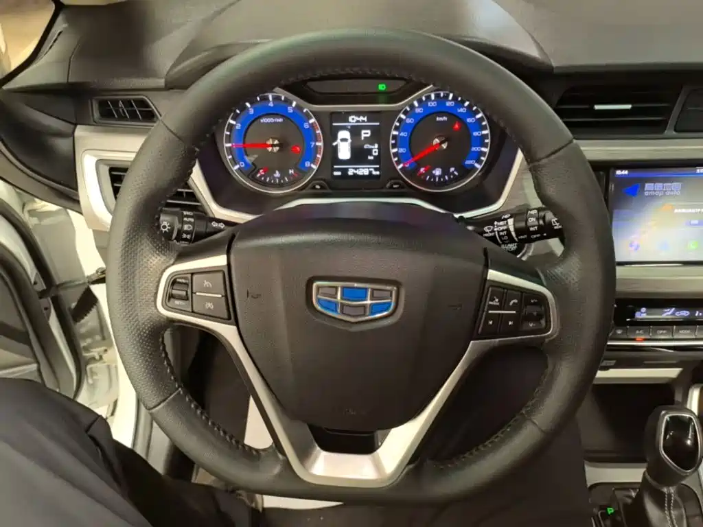 Geely Vision X3 — фото 11
