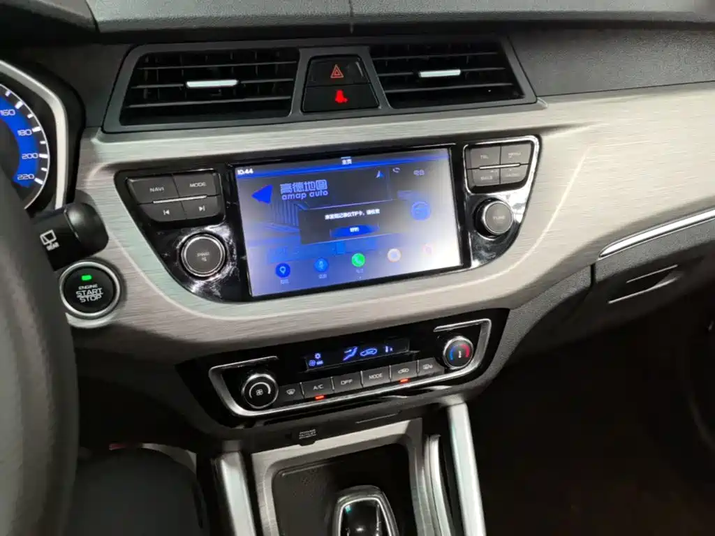 Geely Vision X3 — фото 13