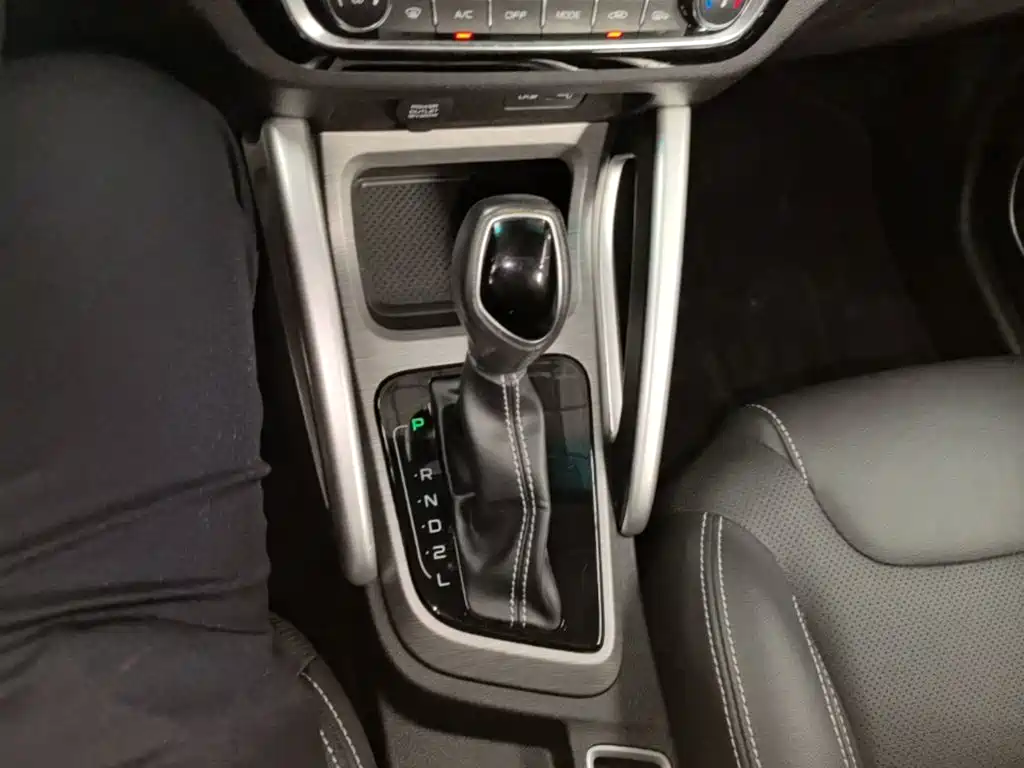 Geely Vision X3 — фото 14