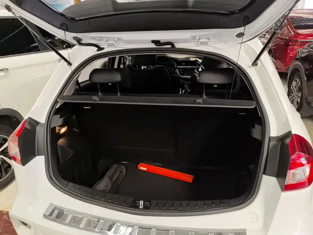 Geely Vision X3 — фото 19