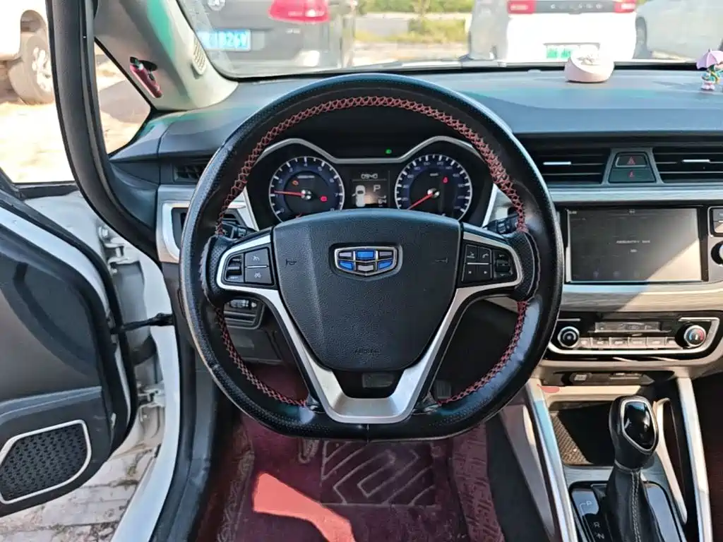 Geely Vision X3 — фото 11