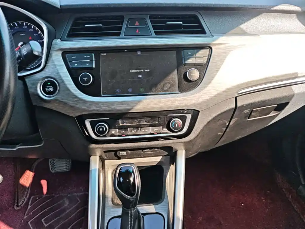 Geely Vision X3 — фото 13