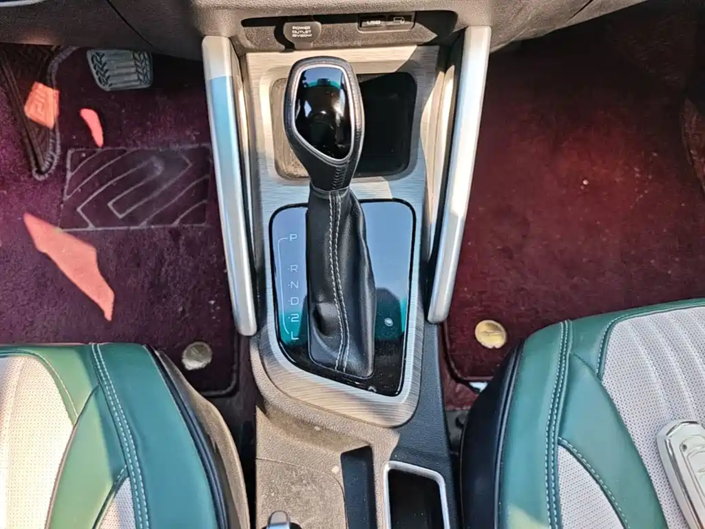 Geely Vision X3 — фото 14