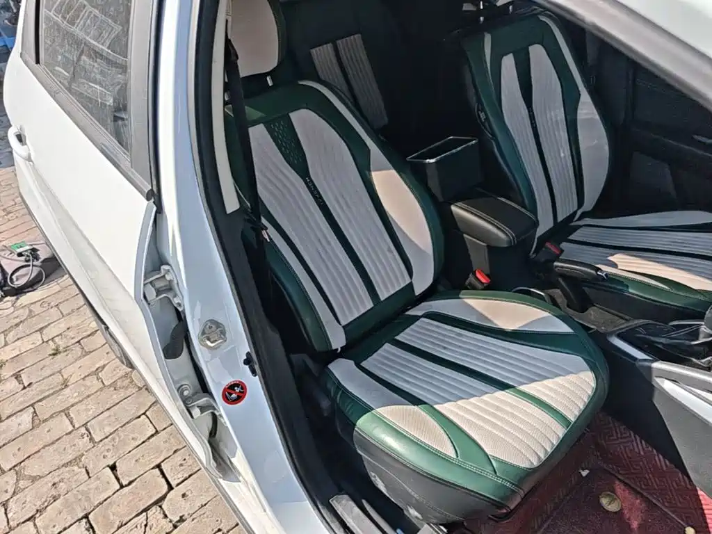 Geely Vision X3 — фото 25