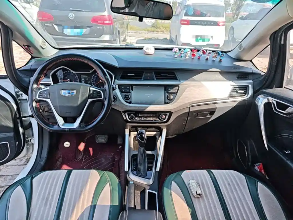 Geely Vision X3 — фото 10