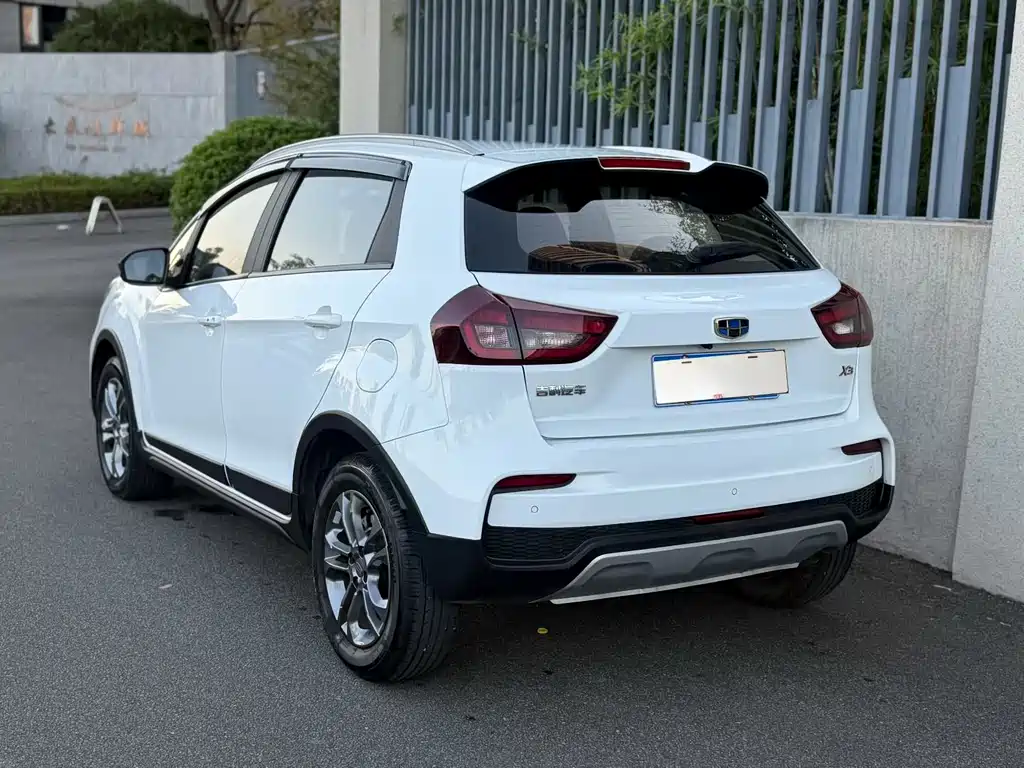 Geely Vision X3 — фото 3