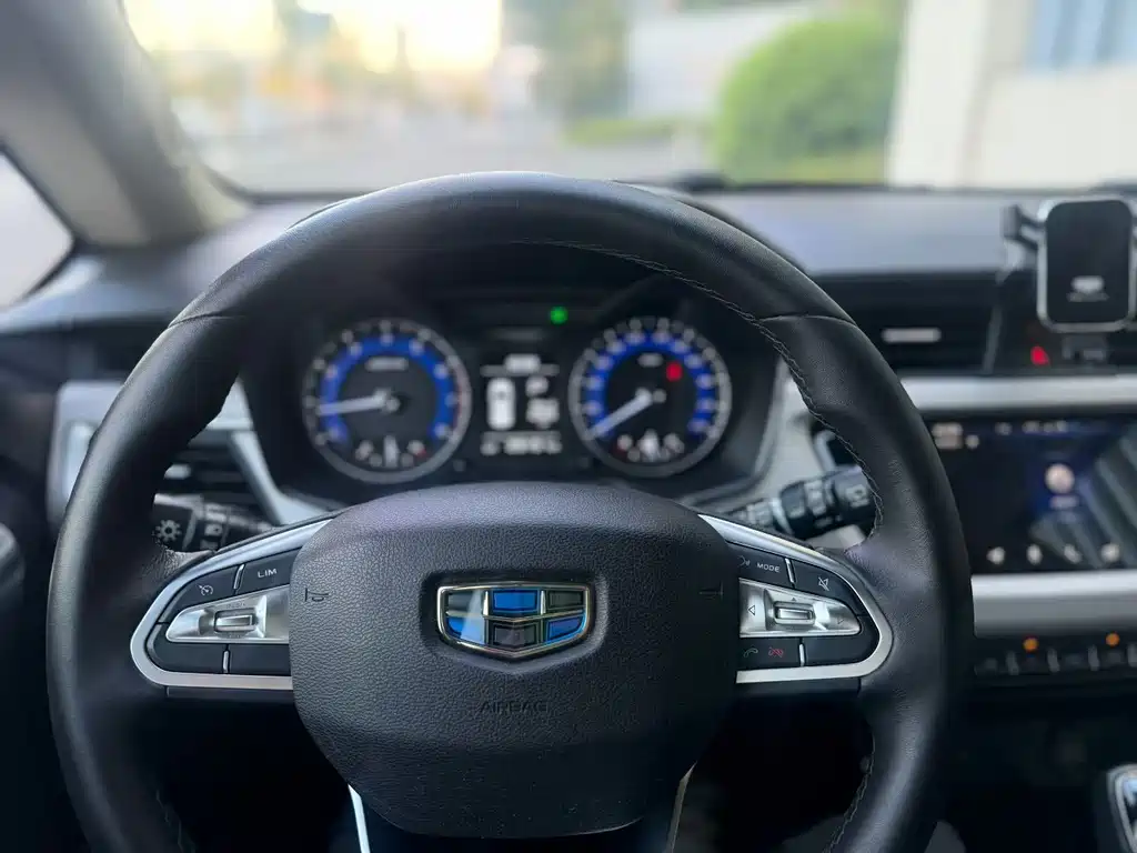 Geely Vision X3 — фото 9
