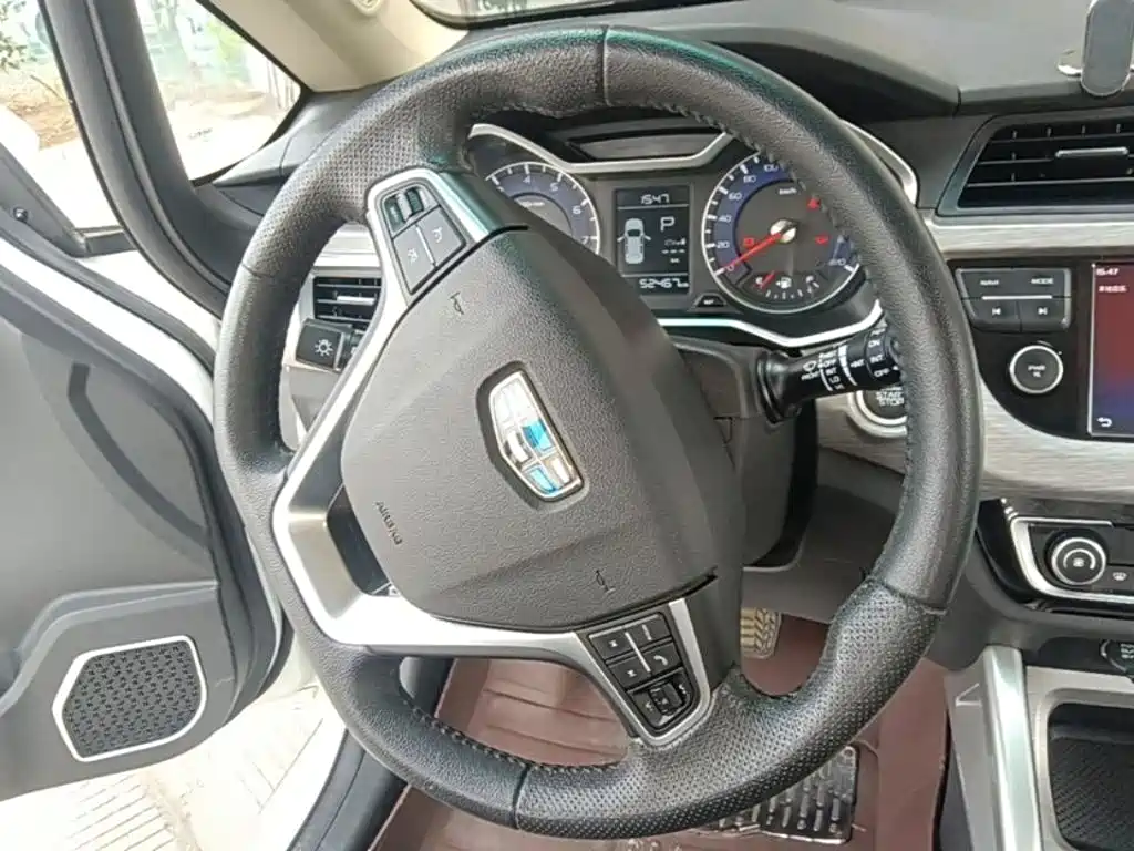 Geely Vision X3 — фото 11