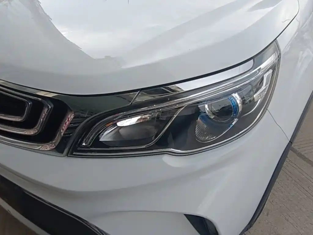 Geely Vision X3 — фото 24